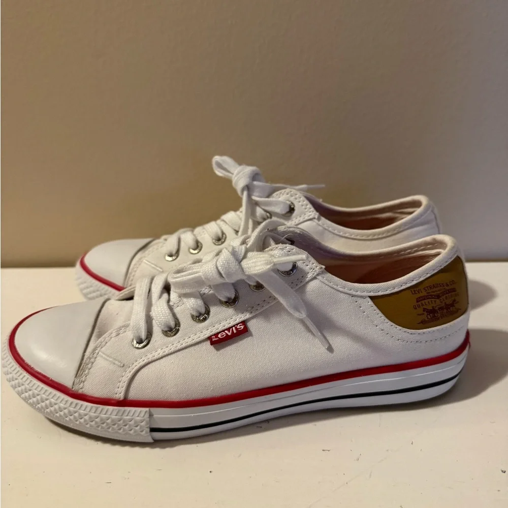 Levi's Womens White Canvas Lace Up Low Top Sneakers with Levi Logo on Heel